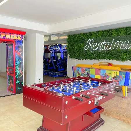 Rentalmar Blue & Pool 公寓式酒店 3*