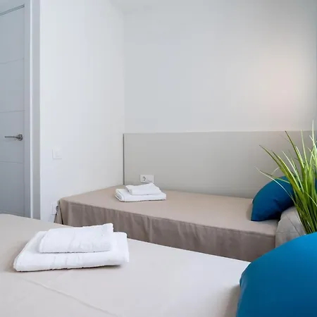 Rentalmar Blue & Pool 3* 萨洛