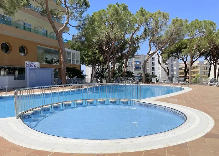 Rentalmar Blue & Pool 3* Салоу