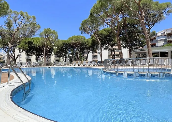 Rentalmar Blue & Pool 3* Салоу